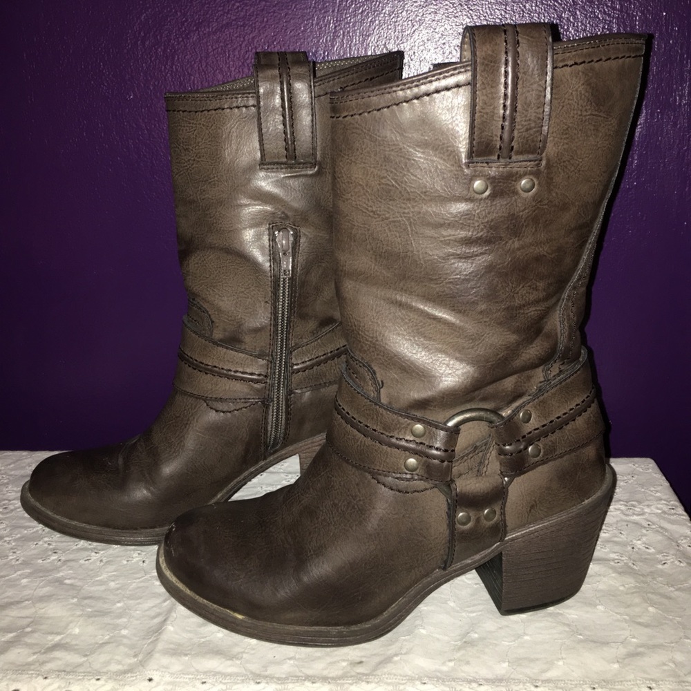Sonoma boots